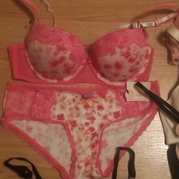 36C undergarment bundle - Picture 2 of 16